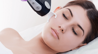 Cos'è il ringiovanimento frazionato della pelle del viso